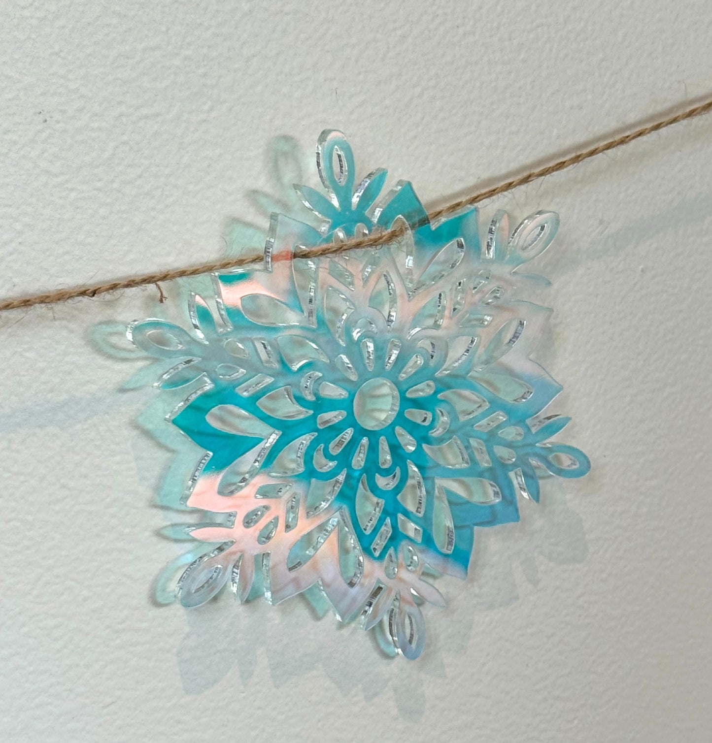 The Outdoor / Indoor Snowflake Garland